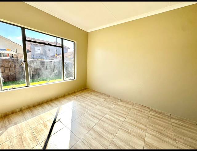 3 BEDROOM HOUSE FOR SALE IN IVY PARK